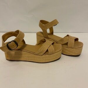 Lucky Brand Tan Platform Sandals